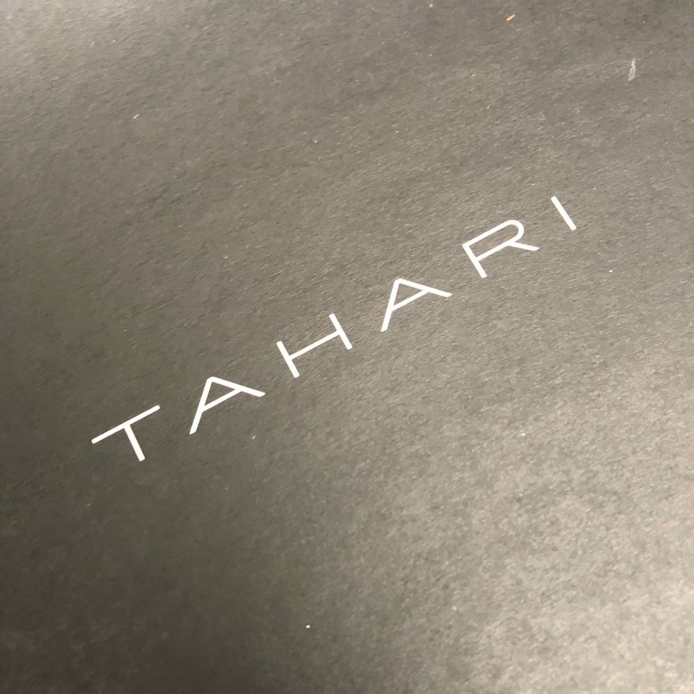 Tahari 8 1/2 medium silver heels. Barely worn - Picture 9 of 10